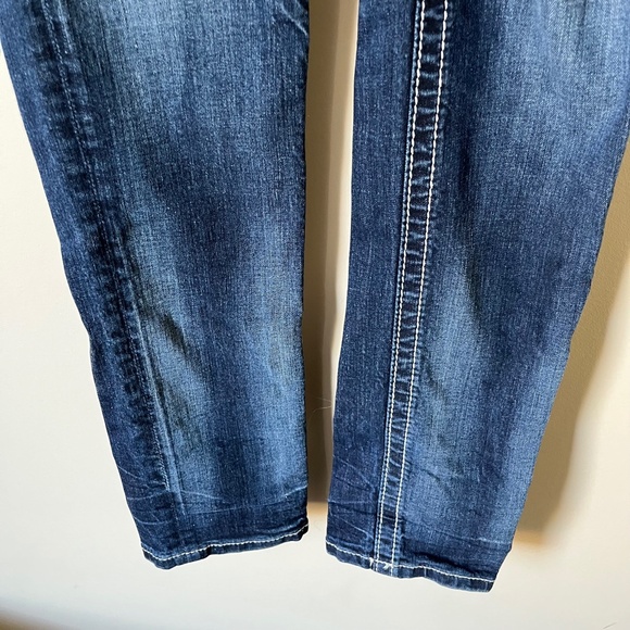 Miss Me Dark Wash Skinny Jeans Bling Pockets Fleur De Lis - 28 - Picture 8 of 13